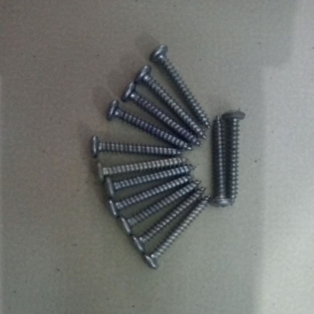 sekrup farabot. diameter 4 Mili panjang  2 cm/ 15 pcs