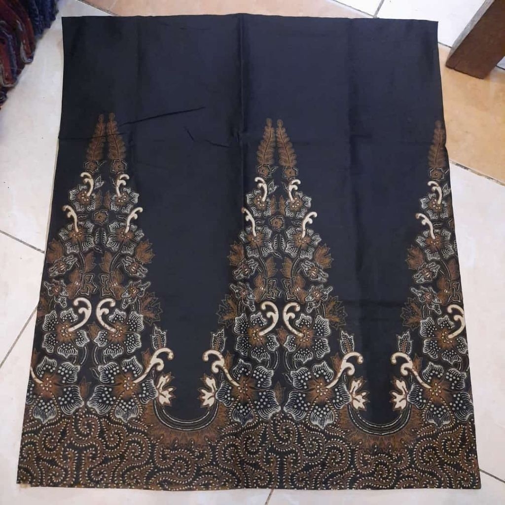 Jarik Latar Hitam Gunungan