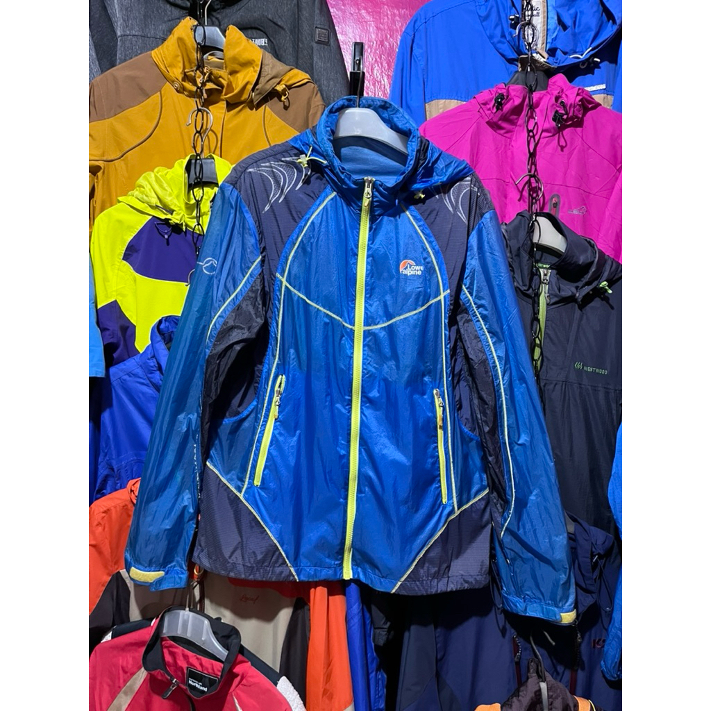 jaket outdoor lowe alpine