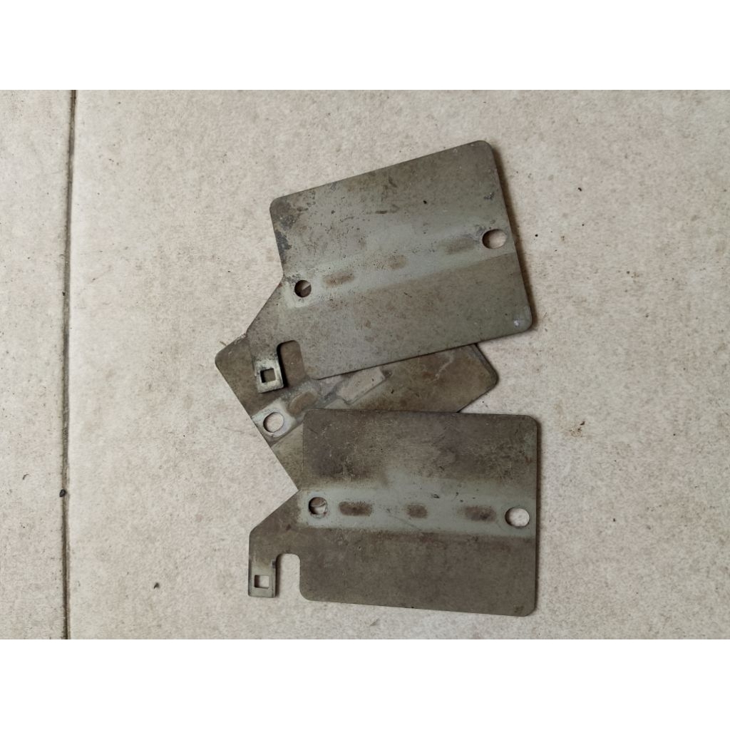 Plat Regulator CBR 250RR - Plat dudukan kiprok CBR 250RR Original