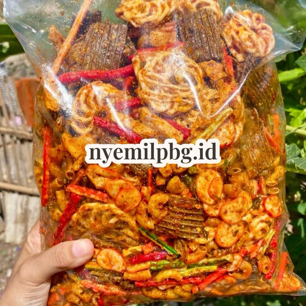 

1 Kg Camilan Viral Sebring Mix Campur Pedas Daun Jeruk