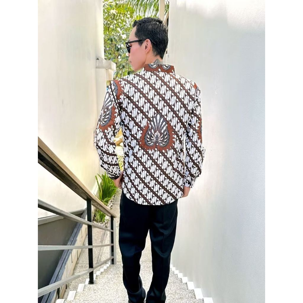 kemeja batik slim fit motif luhung sogan Yogyakarta