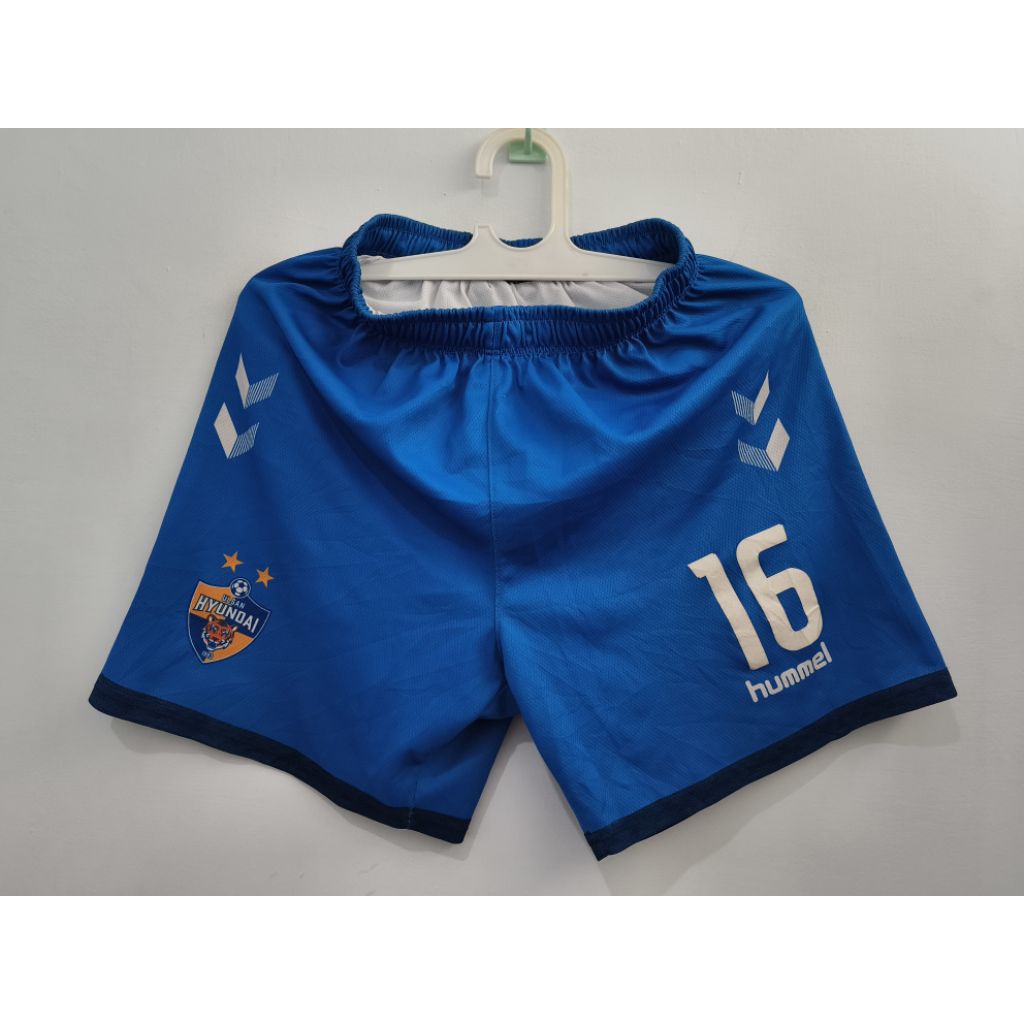 celana shortpants sport olahraga bola running ulsan hyundai hummel