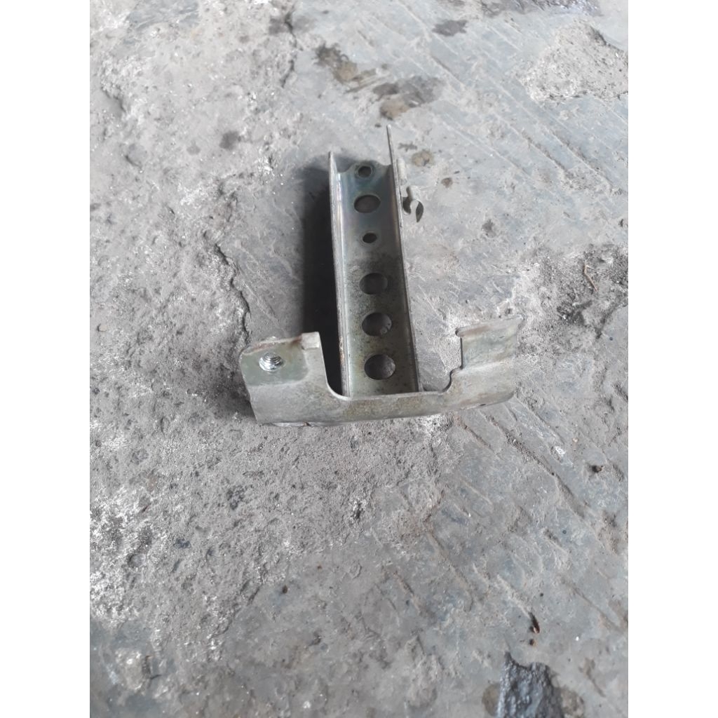 breket dudukan dada dasi yamaha mio sporty mio old original