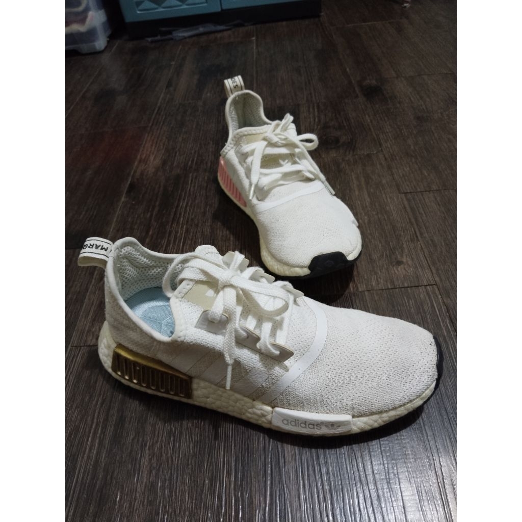 SEPATU ADIDAS NMD R1