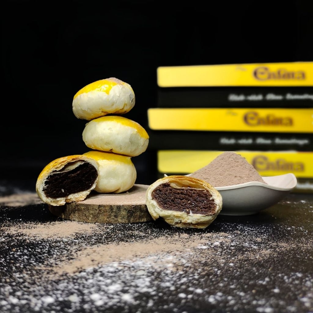 

PIA ENFINA SURABAYA RASA COKLAT