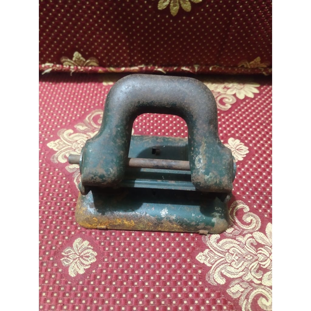 

alat pelubang pembolong kertas england