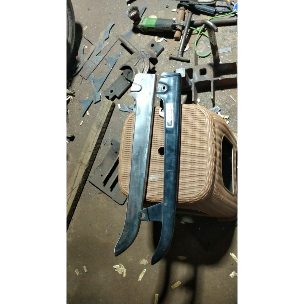 katengkas/tutup rantei cb 100 cb125 mirip ori