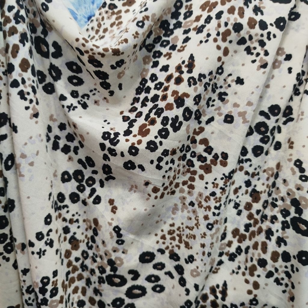 Kain Zara Crep Motif Leopard – Bahan Ceruty Zara Premium – Per 0,5 Meter – Cocok untuk Gamis,Kebaya,