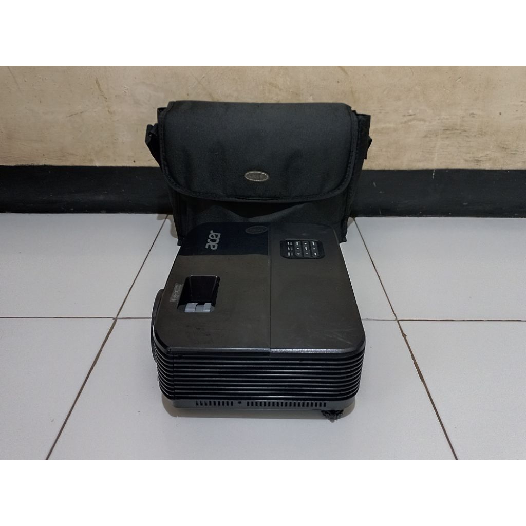 Proyektor second Acer x1123H