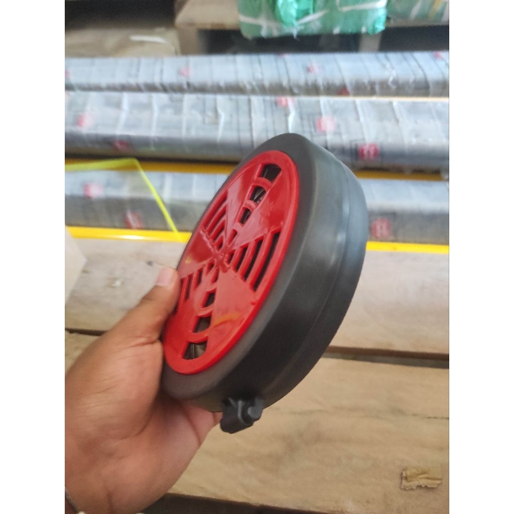 Tempat obat nyamuk safety untuk petani karet