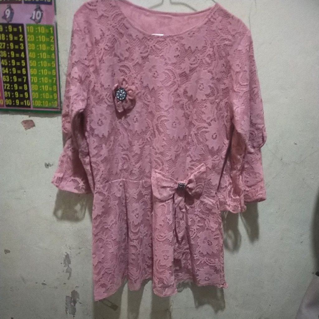 Preloved PL Atasan Brukat Pink Pita