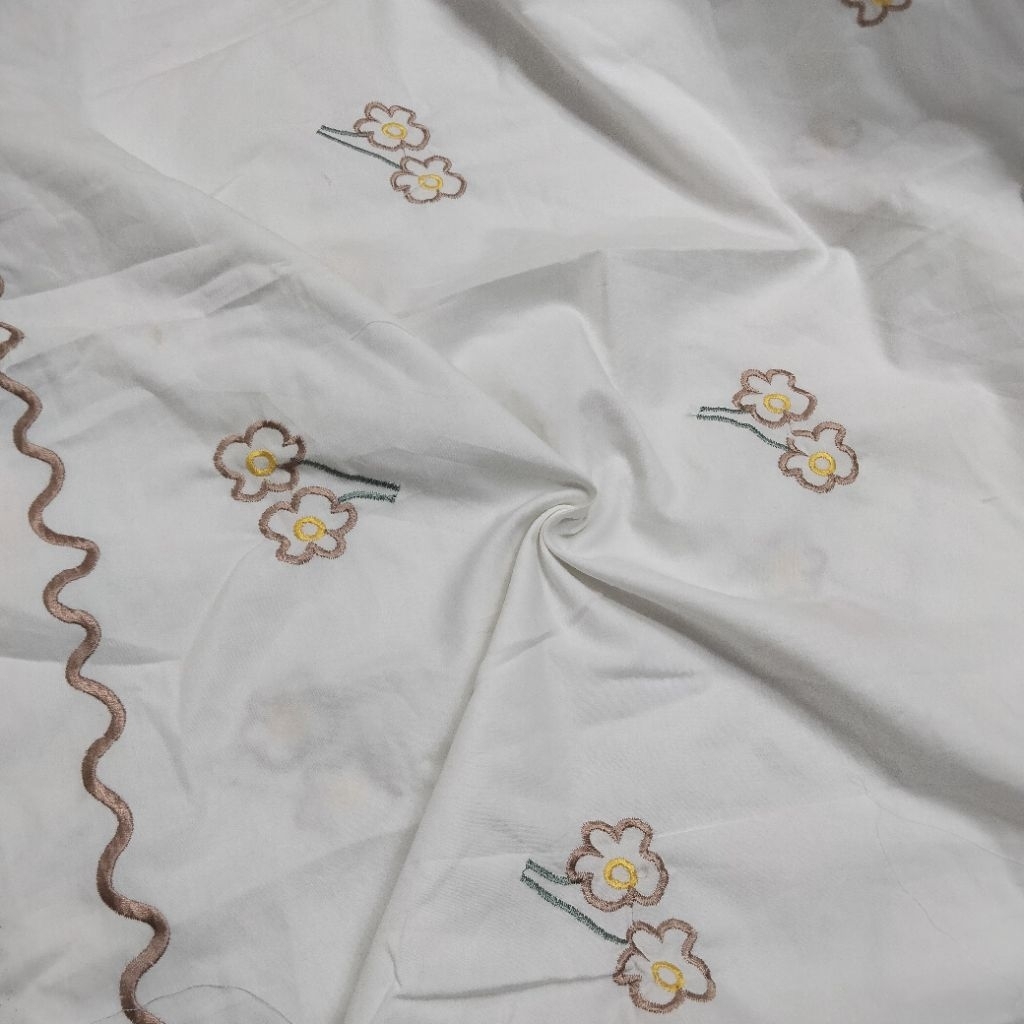 KAIN KATUN BORDIR PINGGIRAN MOTIF BUNGA