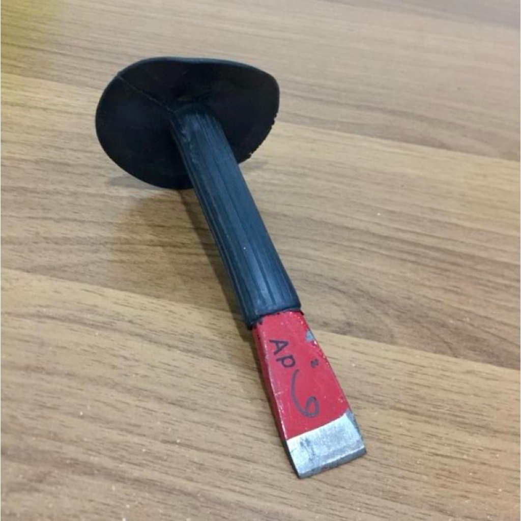 GAGANG KARET HITAM 6” Pahat besi 6"inci Pahat tembok dinding beton 6inci gagang karet 6 inchi