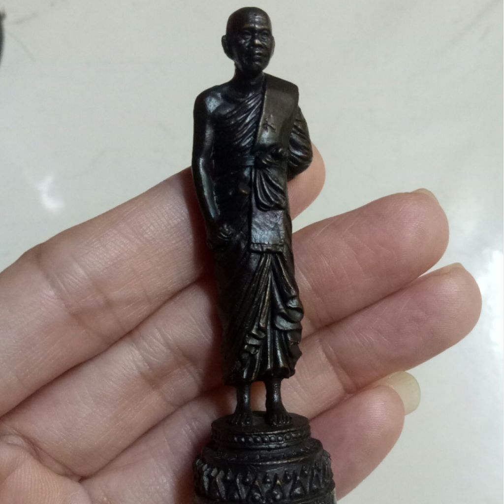 bucha / patung mini lp koon wat banrai