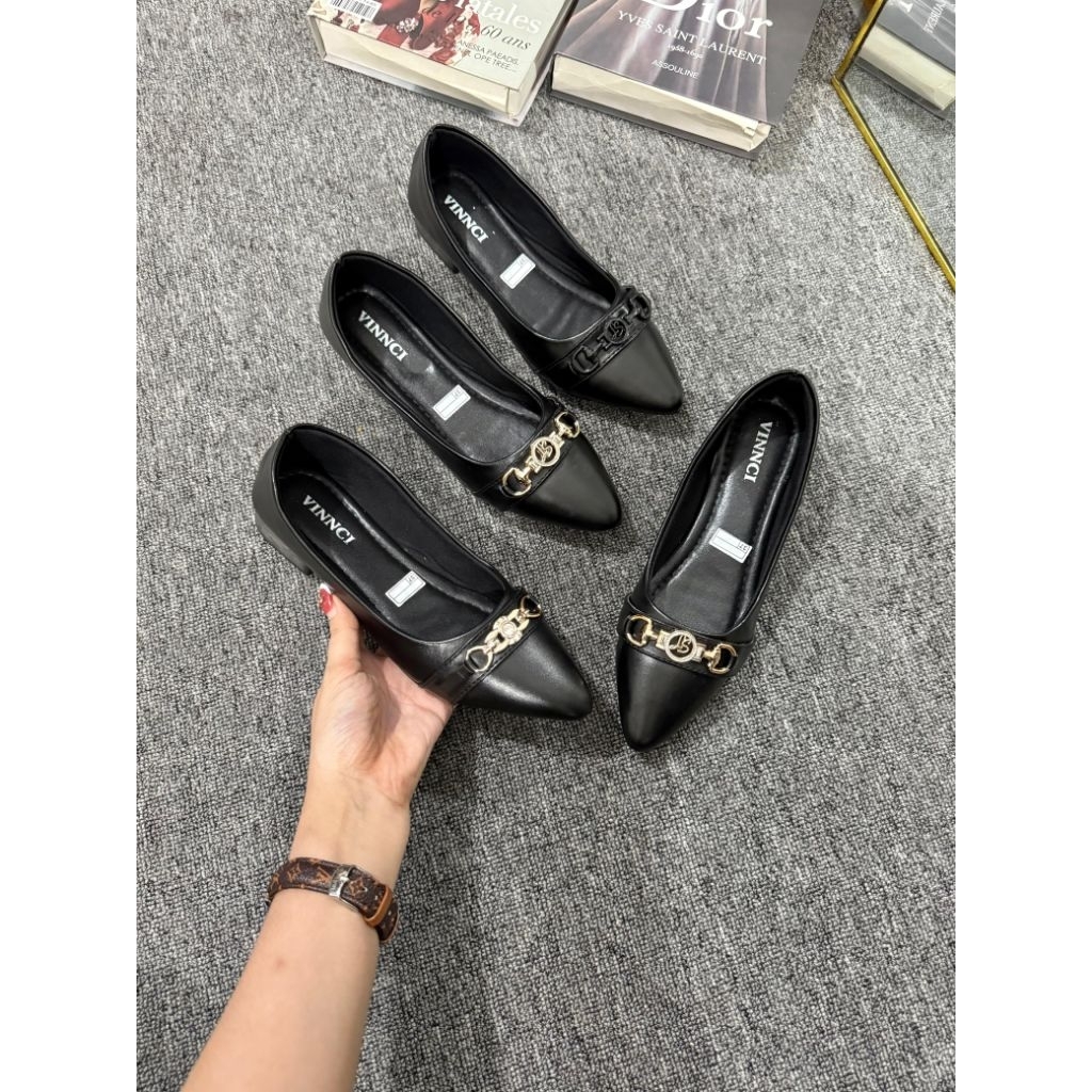 Flatshoes hitam pansus kerja acc rantai sepatu kantor sandal teplek wanita