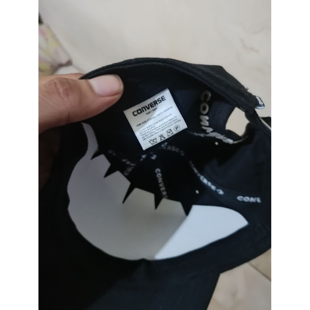 Caps Converse
