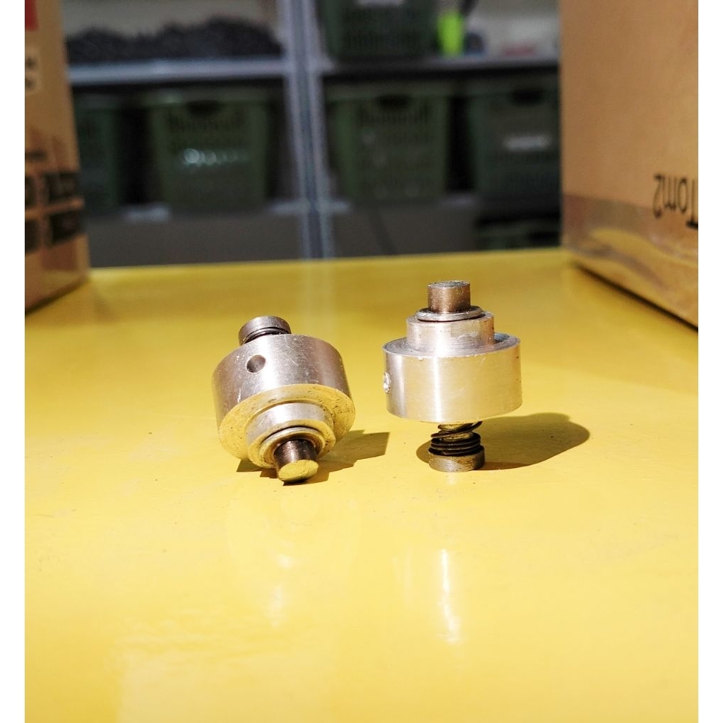 1SET EMULATOR KANAN KIRI PLUS OLI REBOUND SHOCK DEPAN MEMPERLAMBAT SUSPENSI SHOCK DEPAN,COCOK UNTUK 