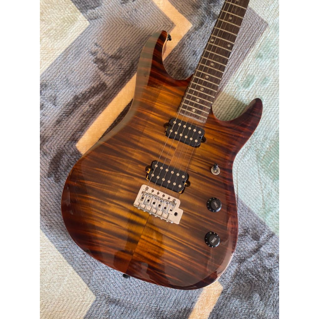 Gitar Musicman custom second