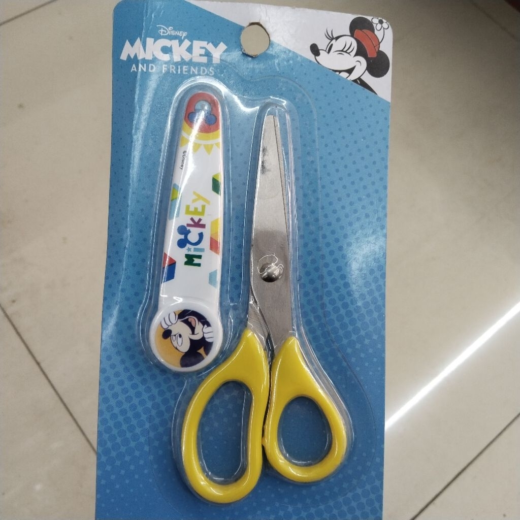 

[COD] Gunting Mickey Mouse