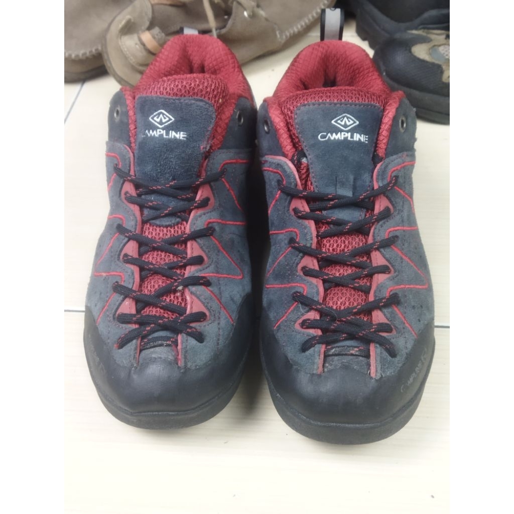 Sepatu Outdoor Campline Size 42 (265)