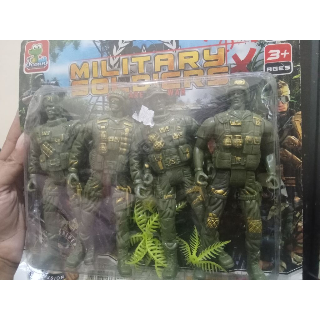 Mainan robot Action Figure Tentara Militer Military soldiers isi 4 tentara  mainan anak figure