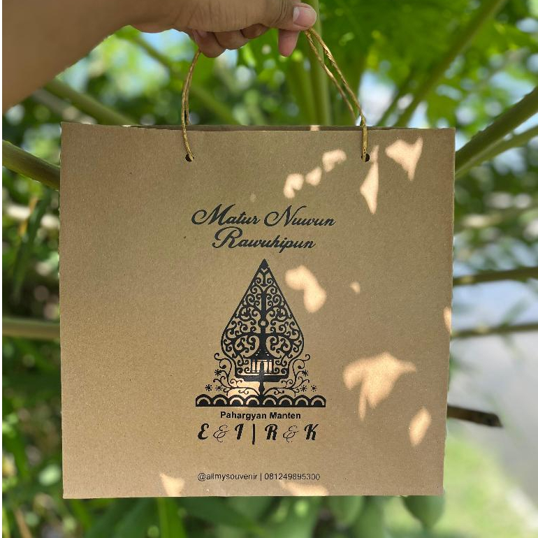 

PAPERBAG CUSTOM 25X10X24 SABLON TALI KERTAS