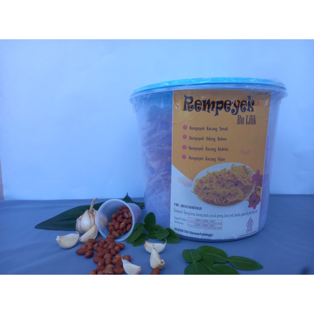 

REMPEYEK kacang tanah Bu Lilik ukuran 10 L bersetifikat halal Enak, Gurih dan Renyah