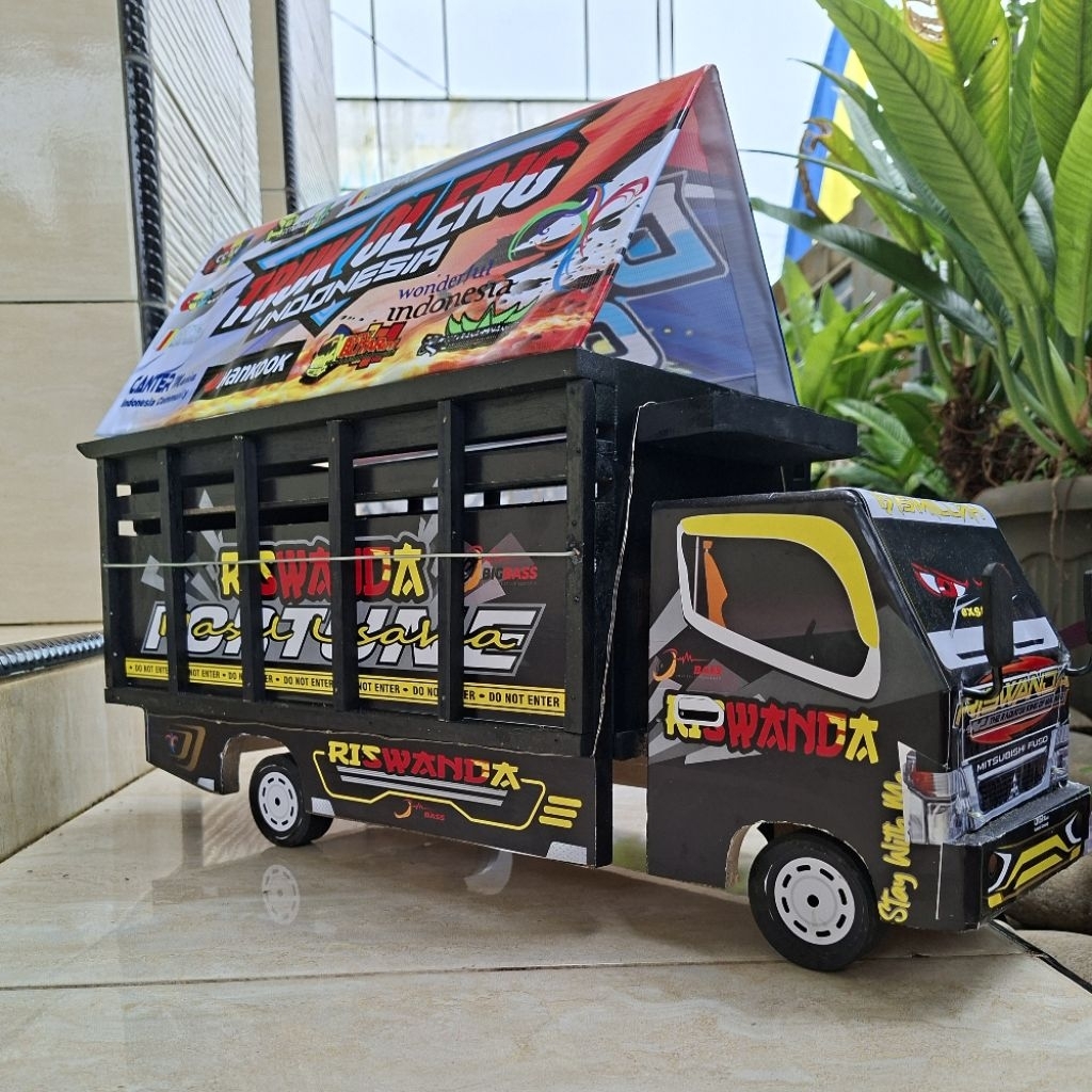 MINIATUR TRUK KAYU JUMBO RISWANDA