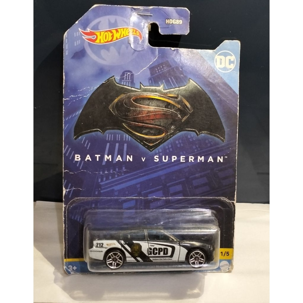 Hot wheels '11 Dodge Charger RT (badman v Superman)