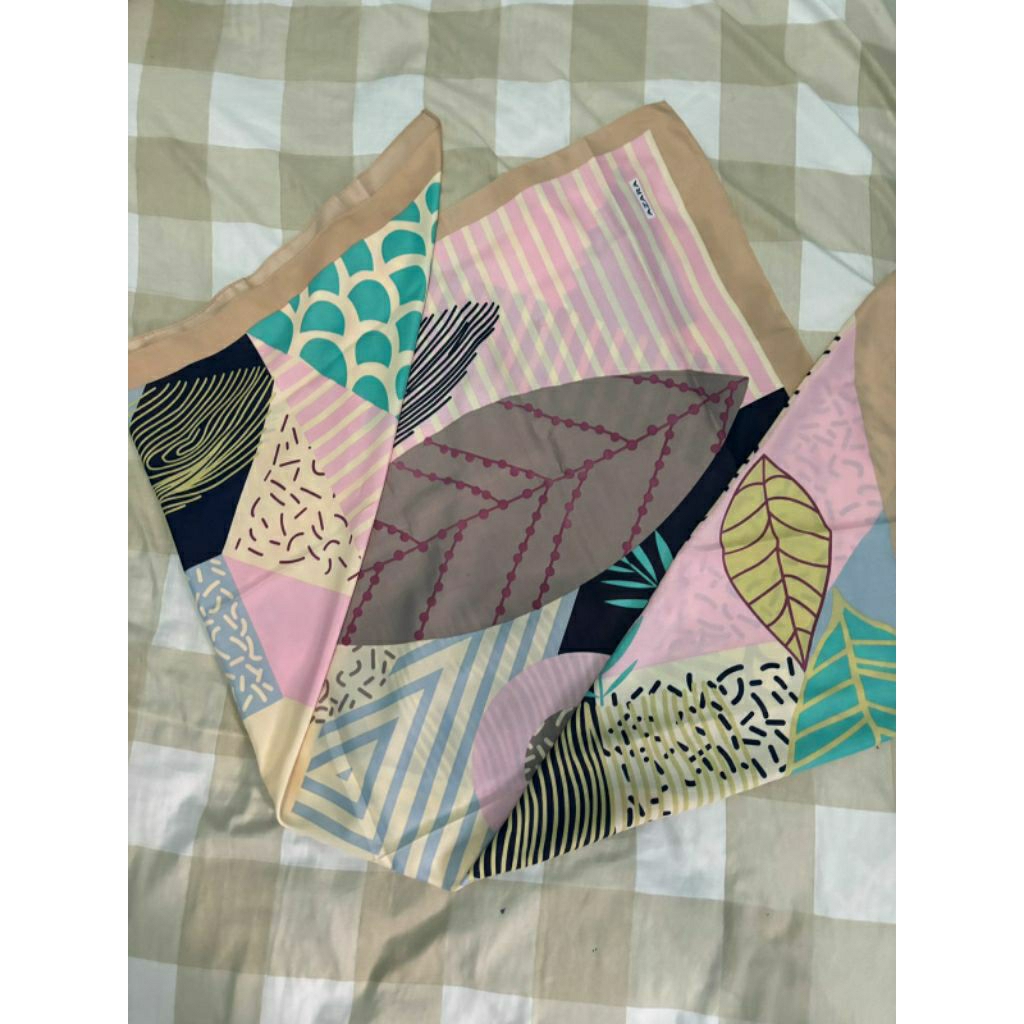 preloved hijab segi empat