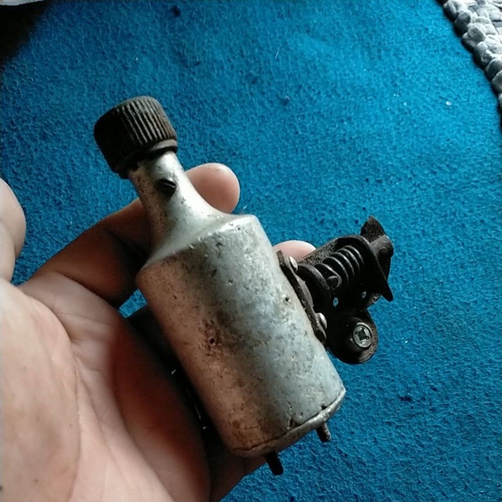 dinamo lawasan sepeda onthel tua