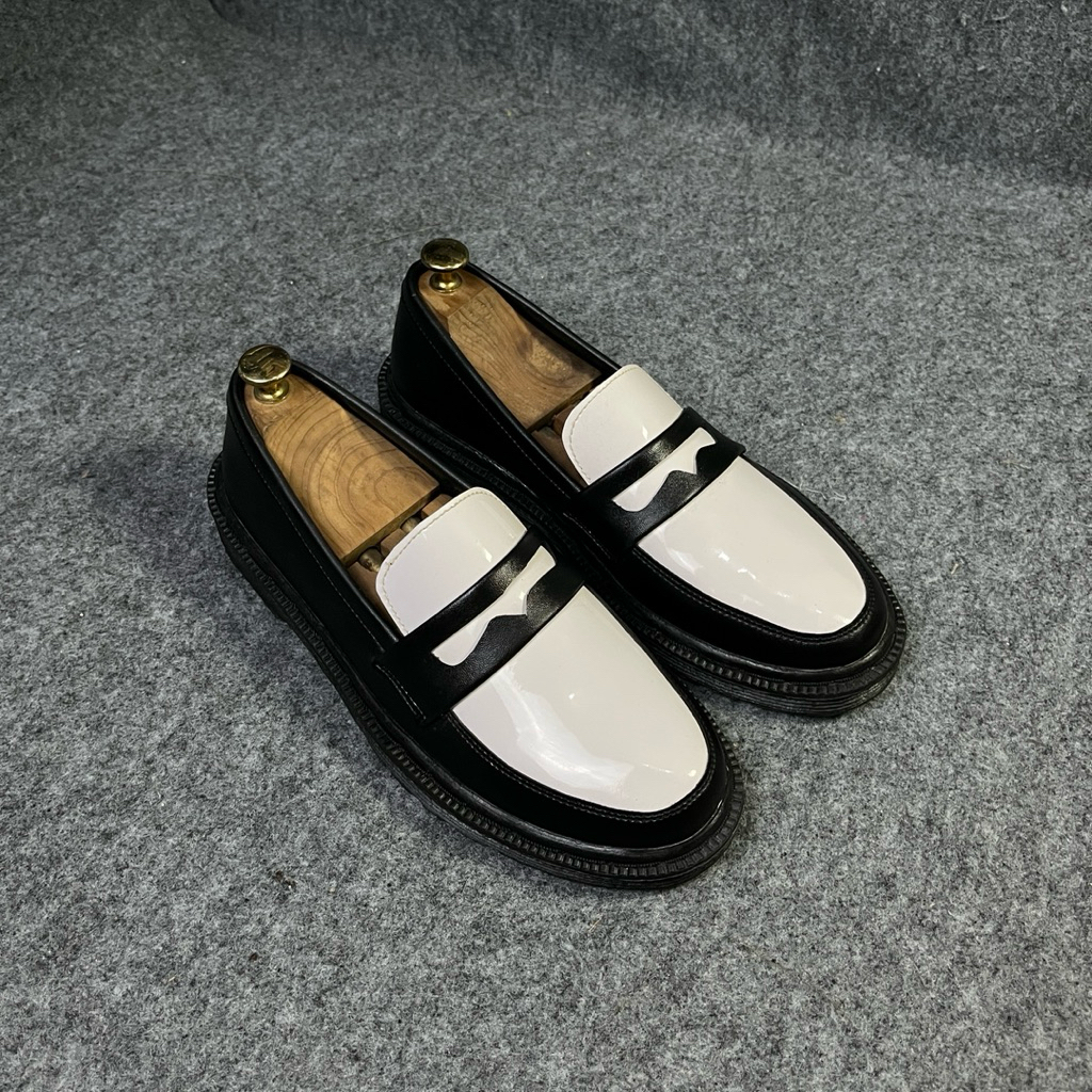 Sepatu Pria Formal Loafers Khaila Docmart Hitam Putih