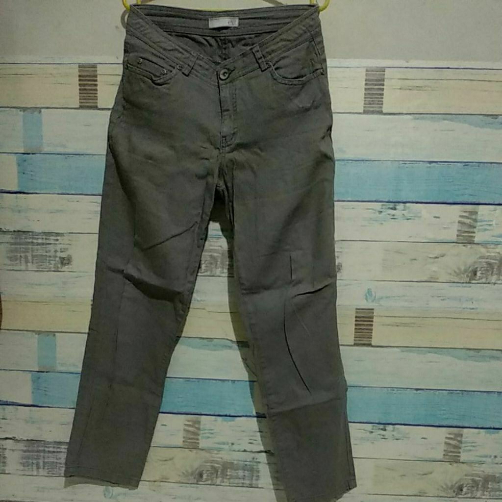 Preloved Celana Wanita Exit