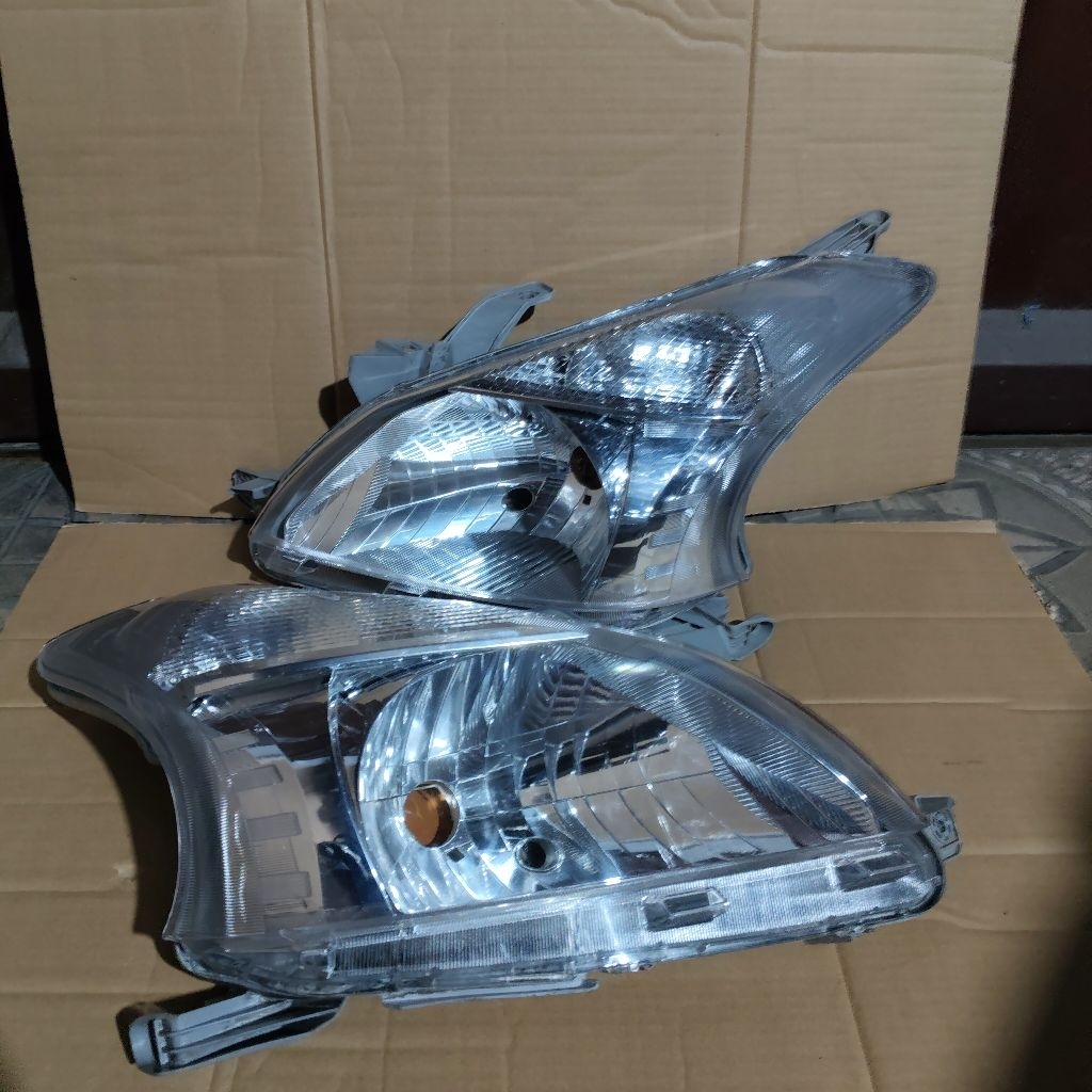 Headlamp avanza new 2011 201202013 Kanan/Kiri Original
