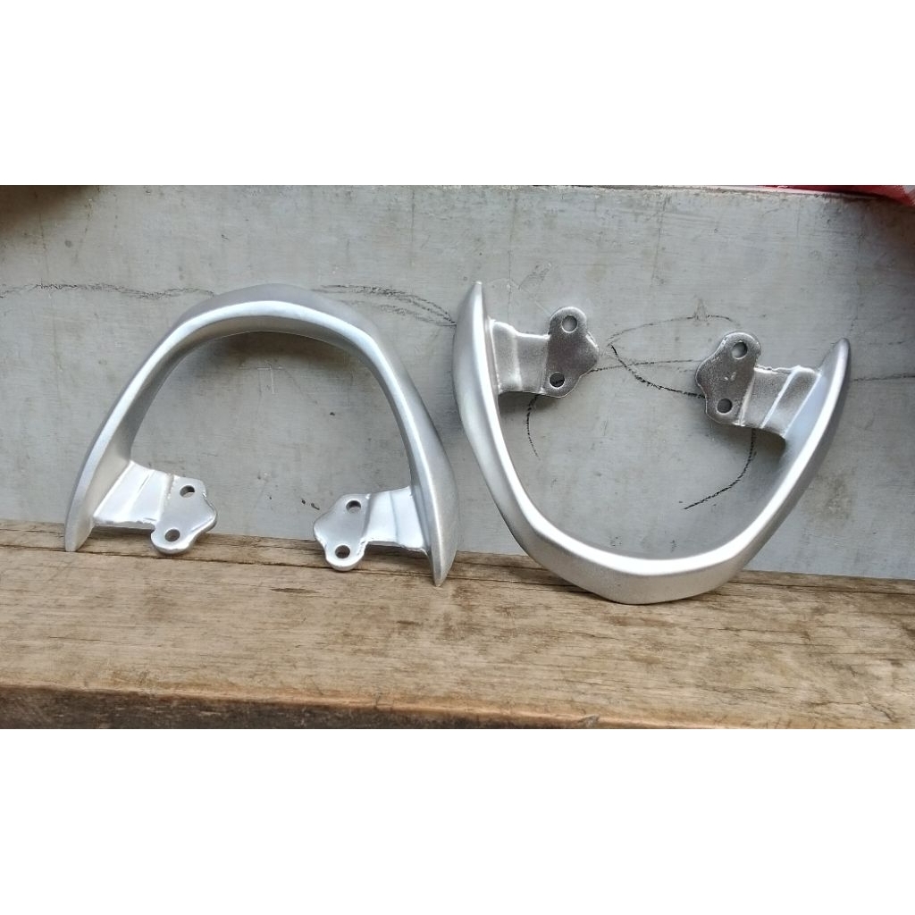 BEGEL REVO LAMA BEHEL REVO LAMA PEGANGAN JOK BELAKANG REVO LAMA BEGEL REVO 2007 BEHEL REVO 2007 BEGE