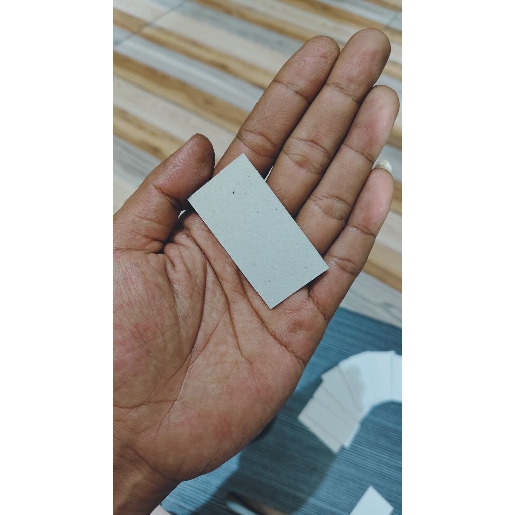 

kertas hang tag non lubang label baju label murah/ kertas potongan ukuran 3x6cm (kiloan)