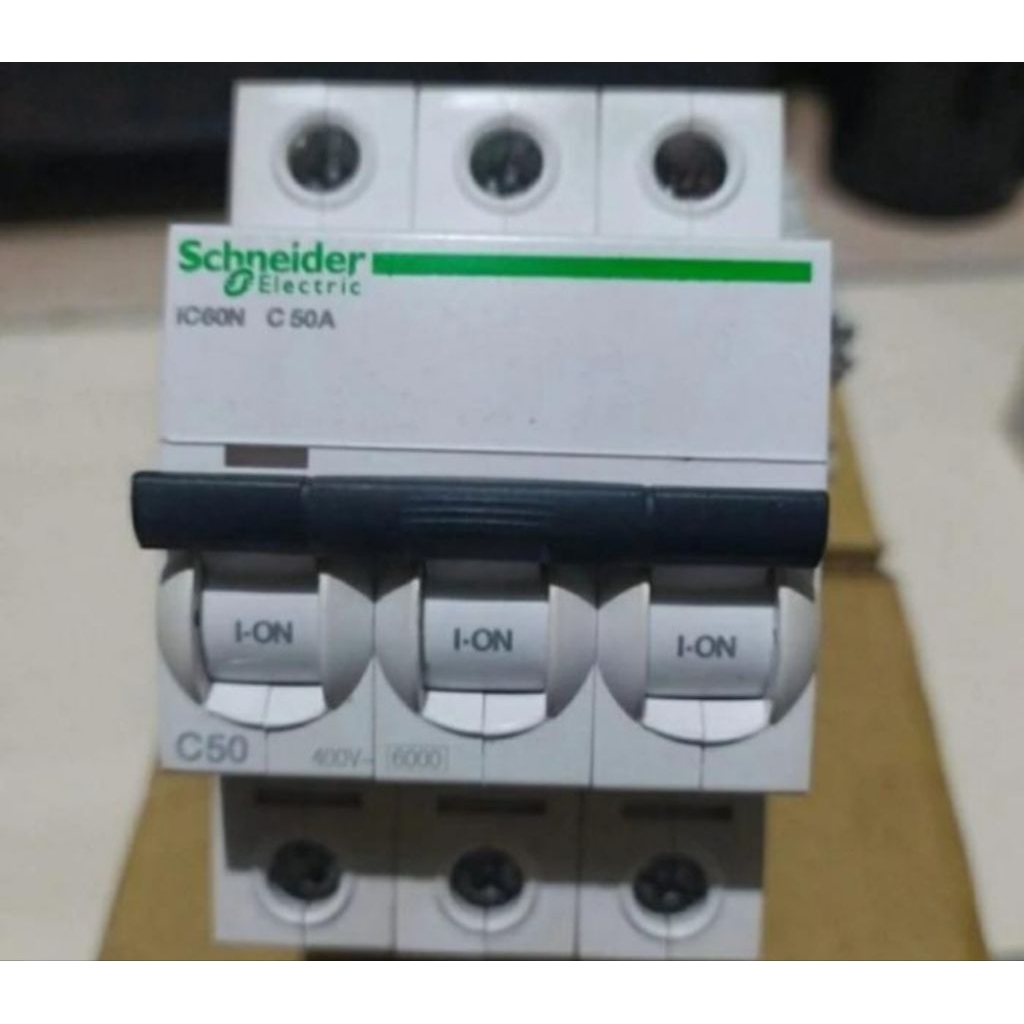 mcb ic60n c50a Schneider