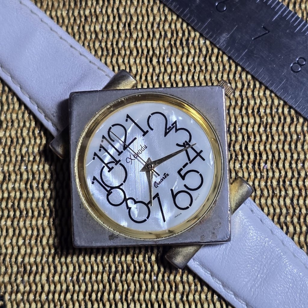 Jam Xanadu Mop Dial Case Unik Vintage Bekas