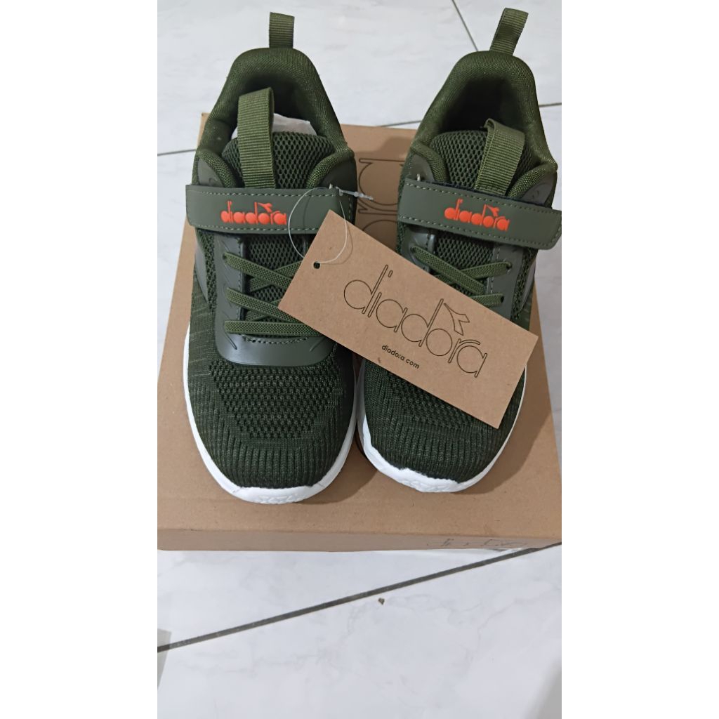 sepatu anak diadora (baru)