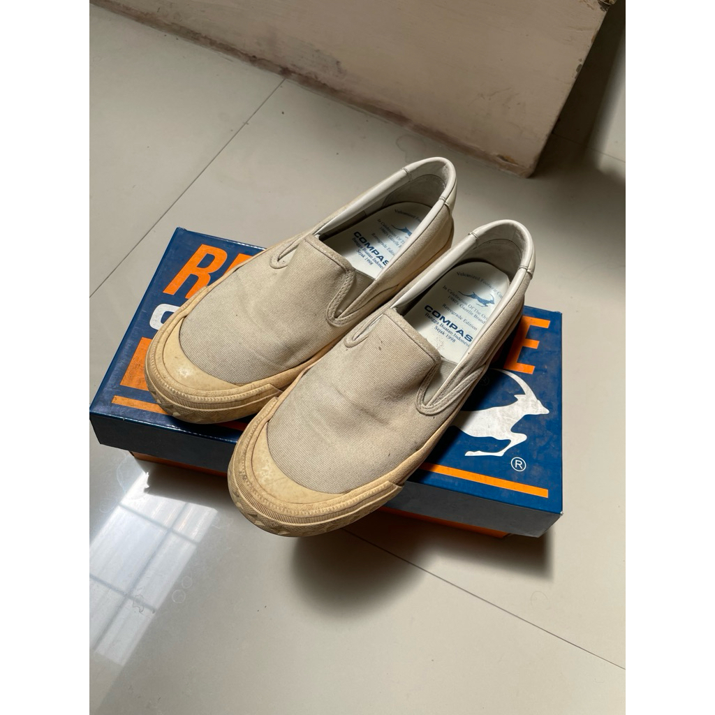 Sepatu Compass Retrograde Slip On Uk. 40 ORI BEKAS