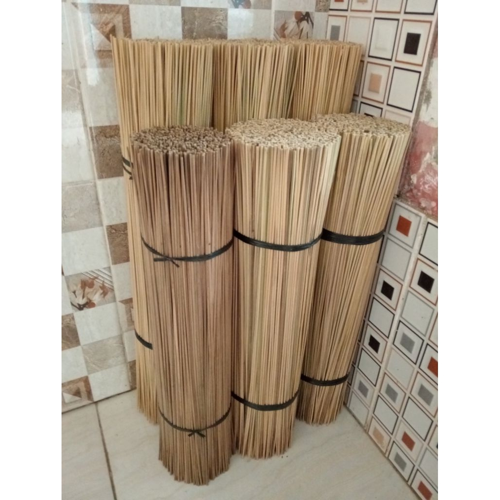 biting arku layangan