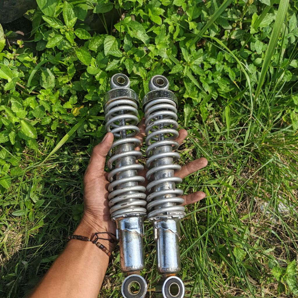 SHOCK BREAKER BELAKANG SUZUKI THUNDER 125 ASLI ORIGINAL COPOTAN SIAP PASANG