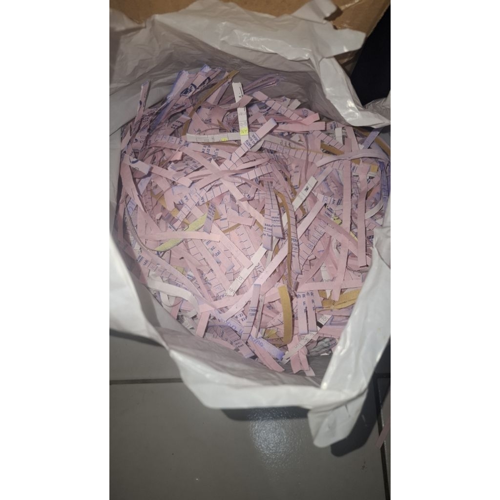 

kertas serut untuk packing / ganjal packaging / harga per kg