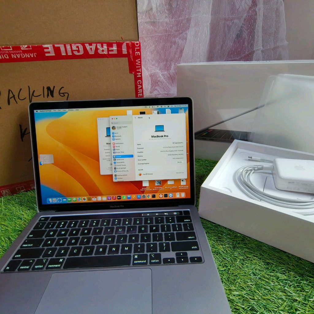 Macbook Pro Grey 256gb MXK32ID/A, Touchbar, TouchID