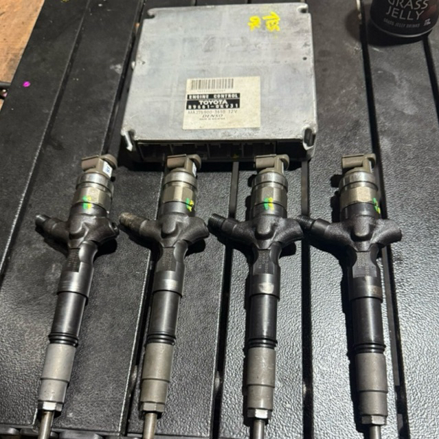 ecu dan injektor nozzle injector nozzle toyota innova diesel 2500 cc 2KD 89661-0KV31 original bergar