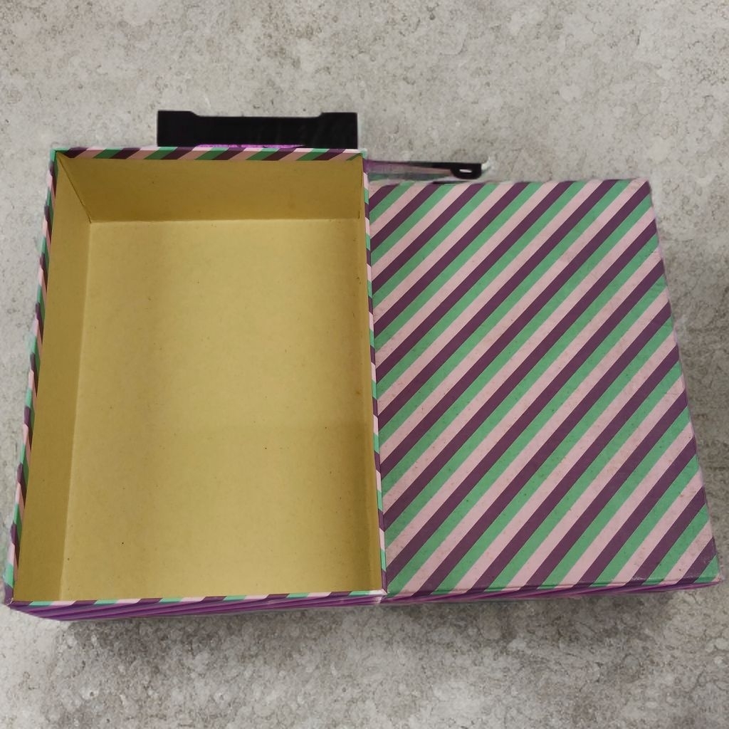 

Hadiah Gift Box Kotak Hadiah Ulang Tahun Valentine Box Kotak Kado Hampers 130248