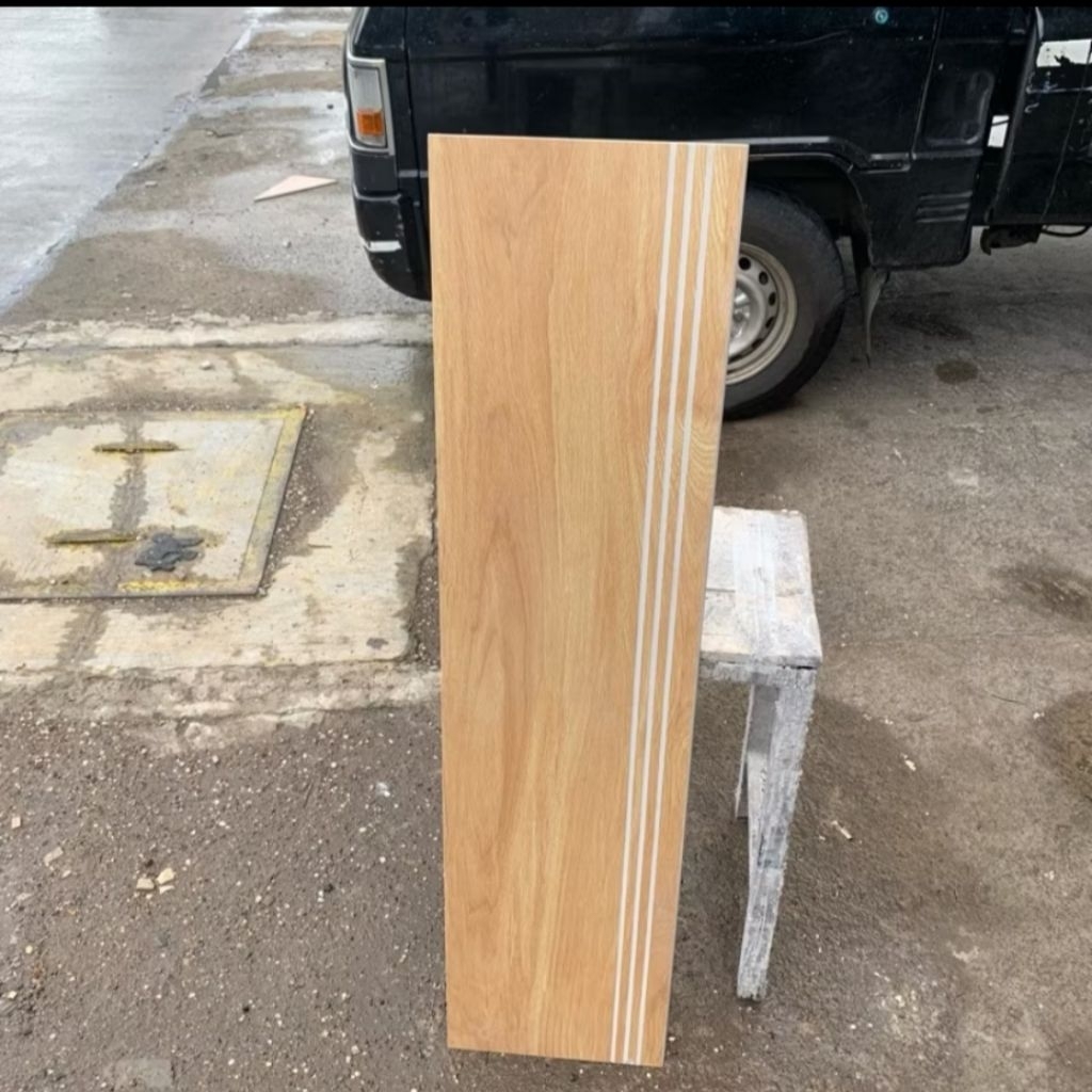 Granit pijakan anak tangga 30x90