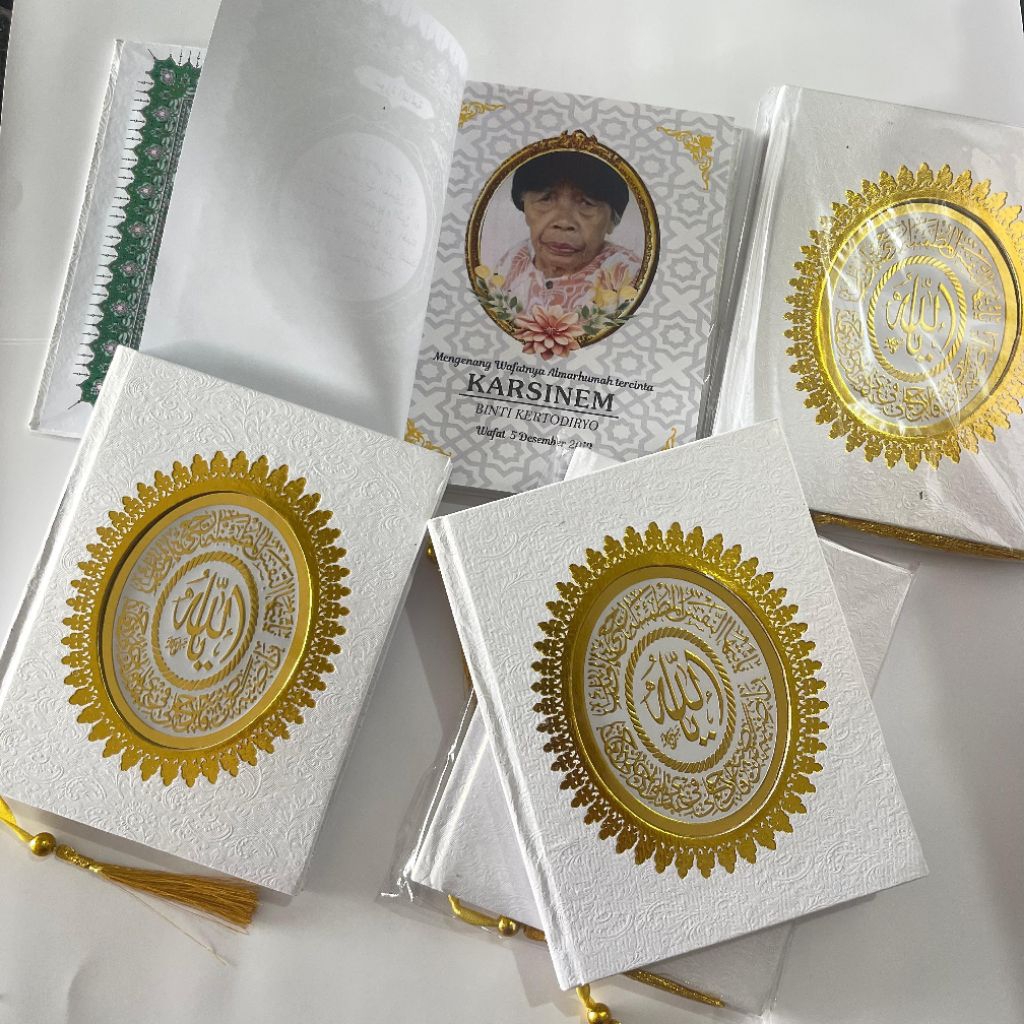 

Buku yasin Hard cover, tahtim, tahlil, pendahuluan, doa 132 halaman