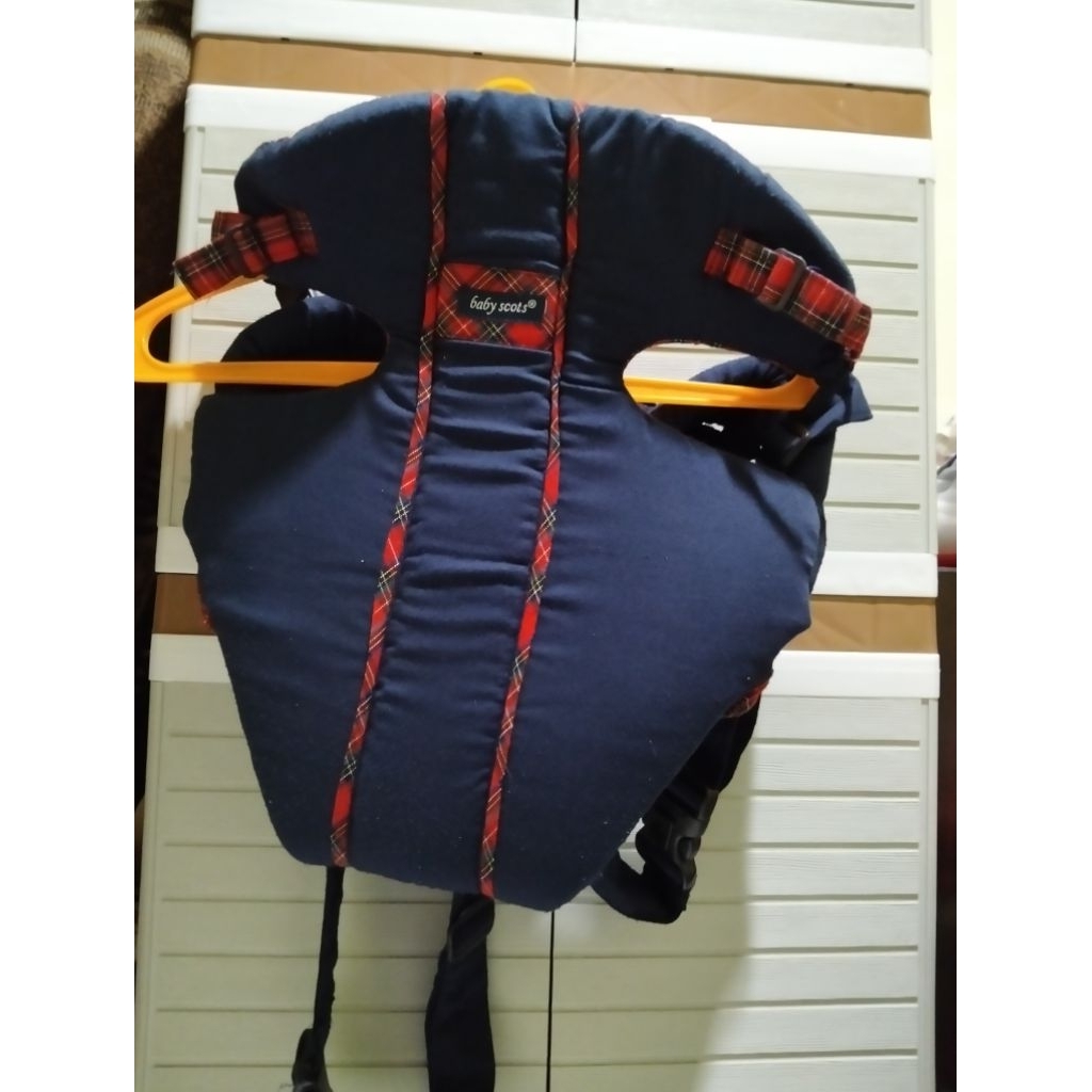 Preloved Gendongan Bayi/Baby Scots gendongan depan